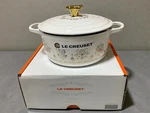 Le Creuset Cocotte Ronde 22CM Limited Star Knob Super Rare Unused Jp. Fixed Price $999.99.