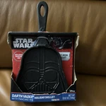Disney Star Wars Darth Vader Cast Iron Holiday Skillet Galerie Baking Cooking. Fixed Price $6.65.