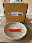 Le Creuset Stoneware Fluted Flan Pie Tarte Baking Dish 11 Shell Pink. Fixed Price $69.99.