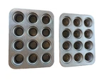 Chicago Metallic 43555 Large Crown Muffin Pan, 12 Moulds Set Of Pans Free Ship. Fixed Price $127.00.