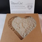 Pampered Chef Autumn Wreath Heart Cookie Mold 2003 Vintage Stoneware Nib. Fixed Price $6.00.