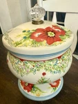 The Pioneer Woman Holiday Cheer Pedestal Candy Dish With Storage 7". Fixed Price $22.64.