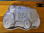 2002 Wilton Cake Pan Tractor 2105-2063. Fixed Price $18.44.