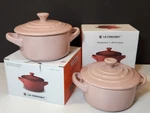 Creuset Sugar Pink Of 2 Stoneware Mini Cocotte Petite Casseroles 8OZ Nib. Fixed Price $59.95.