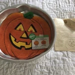 Wilton 1995 Jack-o-lantern Cake Pan Mold 2105-3068 With Insert & Instructions. Fixed Price $9.99.