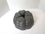 Wilton Bundt Cake Pan Queen Of Hearts Cast Aluminum Non Stick 10 Cups. Fixed Price $27.50.