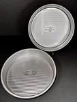 Set Of 2 Usa Pan Bakeware 9 Round Cake Nonstick Quick Release Coating Euc. Fixed Price $42.99.