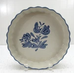 Vtg Pfaltzgraff Yorktowne Stoneware Quice Dish Fluted Pan Colonial Bakeware. Fixed Price $14.99.