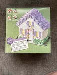 New Box Vintage Wilton Stand-up 3-D House Pan Set 2105-2070. Fixed Price $6.49.