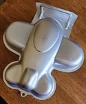 Wilton 2105-0250 Airplane Cake Pan Great Condition. Fixed Price $14.99.