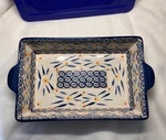 Temptations Tara Old World Blue 2.5 Qt Baker Dish With Lid. Fixed Price $35.00.