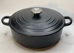 Le Creuset Black Round Dutch Oven 24CM Cast Iron Enamel Pot With Lid. Fixed Price $200.00.