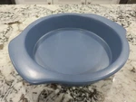 Chantal Bakeware 1 Qt Deep Dish 9" Round Baker Cornflower Blue 93-RD20 Look. Fixed Price $16.99.
