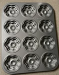 Boss 12 Cavity Flower Mini Cakelets Baking Pan #59407 Non-stick. Fixed Price $8.00.