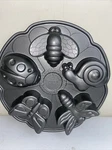 Nordic Ware Garden Backyard Bugs Mini Cake Aluminum Pan 5 Insects Bee Snail. Fixed Price $11.97.
