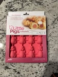 Mobi 12 Pigs In Silicone Snack Mold, Little. Fixed Price $9.76.