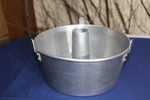 Mirro 5394M Aluminum Angle Food Cake Pan - Made U.s.a.. Fixed Price $24.00.
