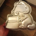Wilton Garfield Aluminum Cake Pan 1978 1981 #2105-2447. Fixed Price $10.00.