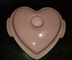 Chantal Pink Heart Shape 1/2 Quart Covered Casserole Baking Dish Euc Valentines. Fixed Price $27.99.