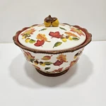 Temptations By Tara Old World Covered 3 Qt Tureen Fall Thanksgiving Leaves Acorn. Fixed Price $44.99.