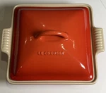 Le Creuset Heritage Stoneware Square Covered Baker 9X9 Cerise With Lid. Fixed Price $44.99.