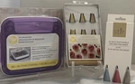 Wilton Decorating Organizing Case 17 Deluxe Tips 12 Bags. Fixed Price $34.95.