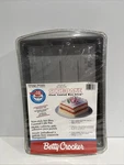 Chicago Metallic The Bakeware Company Betty Crocker Kitchens Cake Pans. Fixed Price $15.00.