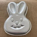 Wilton Bunny Rabbit Cake Pan 1992 Cast Aluminum Model #2105-9438 Spring Easter!. Fixed Price $14.99.