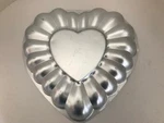 Wilton Embossed Heart Cake Pan Valentine's Day 2105-9340 Excellent. Fixed Price $7.99.