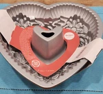 Brand New Nordic Ware Floral Heart Bouquet Bundt Pan 6 Cups Heavy Cast Aluminum. Fixed Price $21.60.