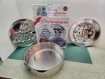Norpro 4-PIECE Holiday Springform Cake Set Christmas Tree New. Fixed Price $9.49.
