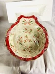 Temptations Ornament Shaped Pie Plate With Wire Holder Christmas Holiday 1.75 Qt. Fixed Price $42.99.