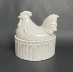 Martha Stewart Sculpted Rooster Covered Baker 6 Stoneware Oven Safe Dish Cream. Fixed Price $39.99.