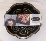 New Nordic Ware Platinum Collection Retired Cinnamon Bun Pull Apart Pan 10 Cup. Fixed Price $69.00.